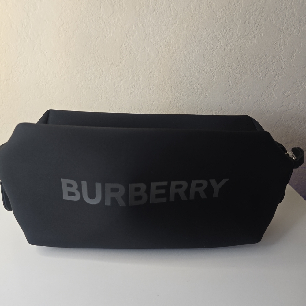 Burberry Black Men's Toiletry Bag